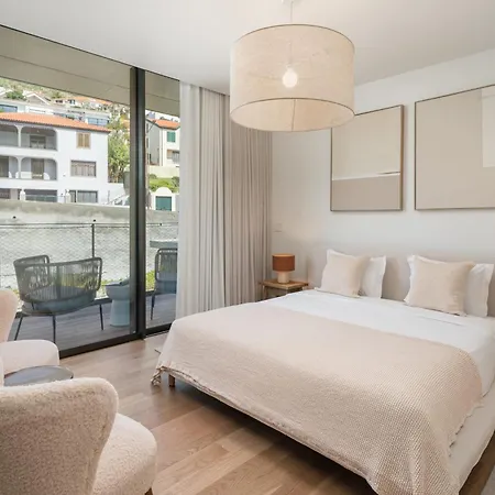 Savoy Monumentalis Iii By An Island דירה