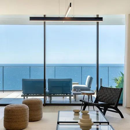 Savoy Monumentalis Iii By An Island * פונשל