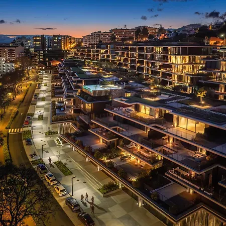 Savoy Monumentalis Iii By An Island פונשל