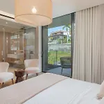 Appartement Savoy Monumentalis Iii By An Island *