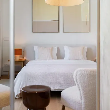 Savoy Monumentalis Iii By An Island *