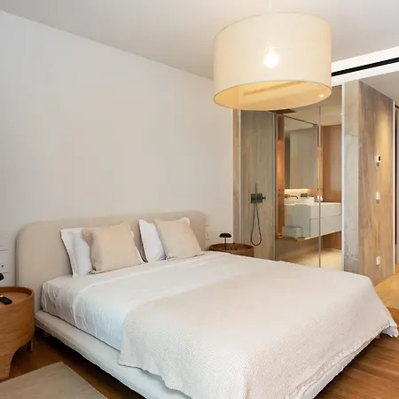 Savoy Monumentalis Iii By An Island *