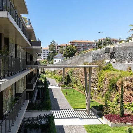 Savoy Monumentalis Iii By An Island