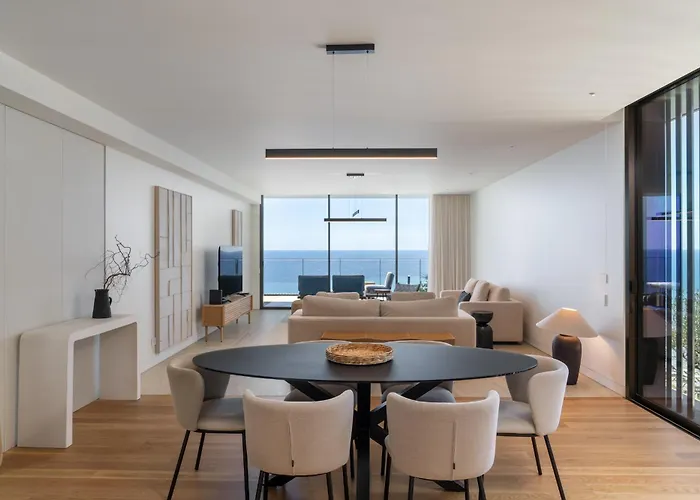 Savoy Monumentalis Iii By An Island