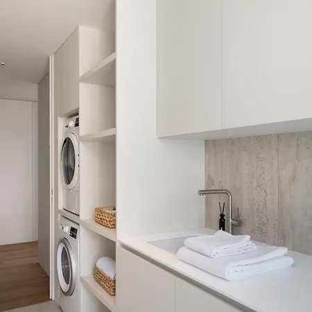Apartment Savoy Monumentalis Iii By An Island *